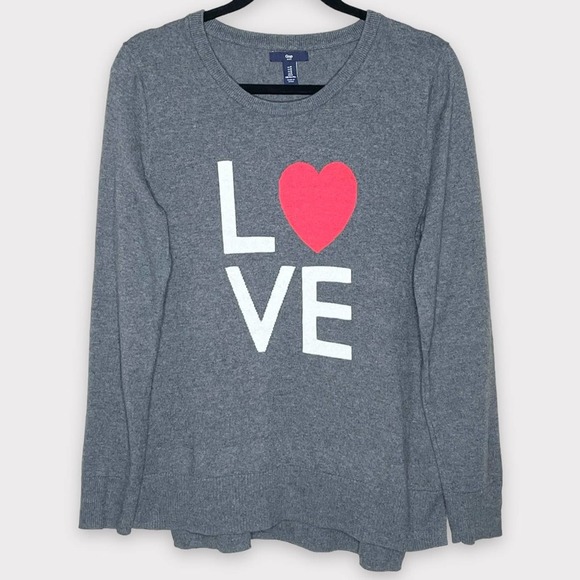 GAP Sweaters - ♥️💕♥️Gap LOVE heart graphic gray cotton crew neck sweater Valentine's Day